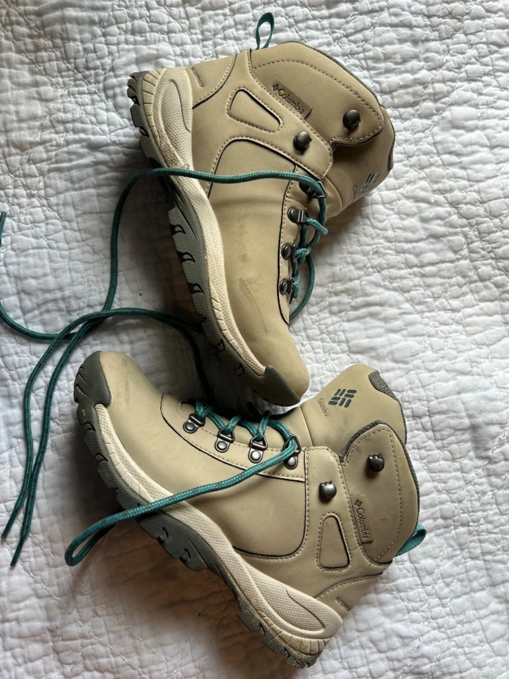 Columbia Hiking books women’s 7